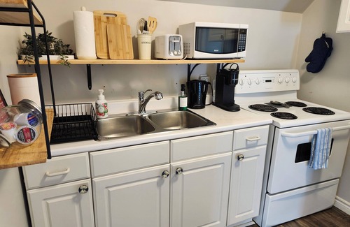 Sarnia House | Cozy home near downtown, beaches, parks, Lake Huron and the St. Clair River