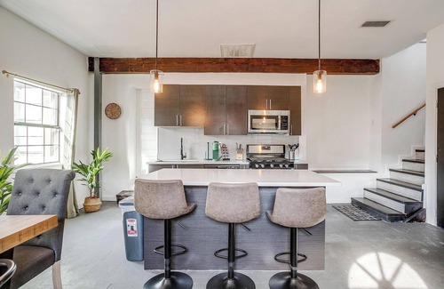 Oak Cliff House | Cozy Home, Near Downtown & Steps Away Bishop Arts