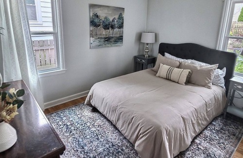 Milwaukee House | Cozy home near Froedtert & Children's Hospital! Quiet & friendly neighborhood!