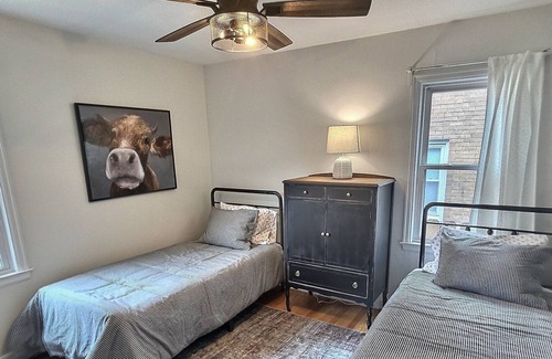 Milwaukee House | Cozy home near Froedtert & Children's Hospital! Quiet & friendly neighborhood!