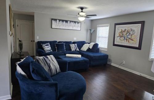 Danville House | Cozy home near golf & casino!