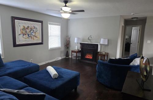 Danville House | Cozy home near golf & casino!