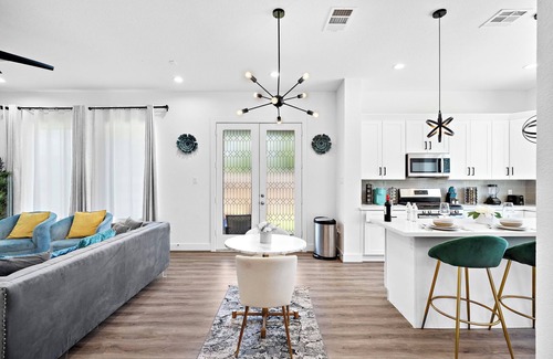 Riverside Terrace House | Cozy Home Near MedCenter, Uptown, & Downtown