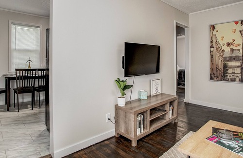 South Kansas City House | Cozy Home Near Waldo w/ Netflix & Speedy WiFi
