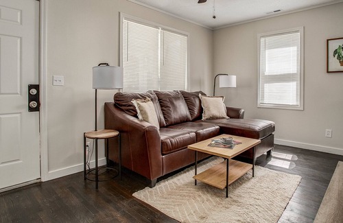 South Kansas City House | Cozy Home Near Waldo w/ Netflix & Speedy WiFi