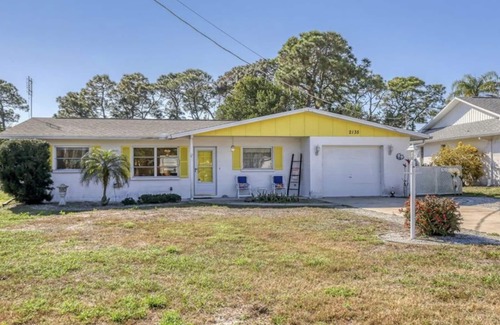 Englewood South House | Cozy home on the canal to gulf