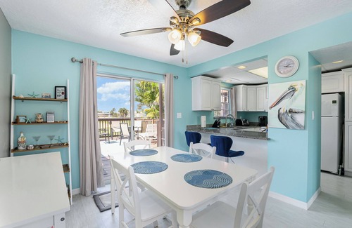 Port Canaveral House | Cozy home one block from the beach