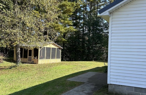 Williamstown House | Cozy home rental perfect for fishing at Salmon River!