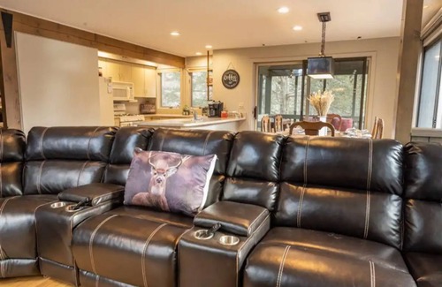 The Galena Territory House | Cozy Home secluded in the Wildlife Preserves