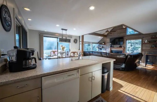 The Galena Territory House | Cozy Home secluded in the Wildlife Preserves
