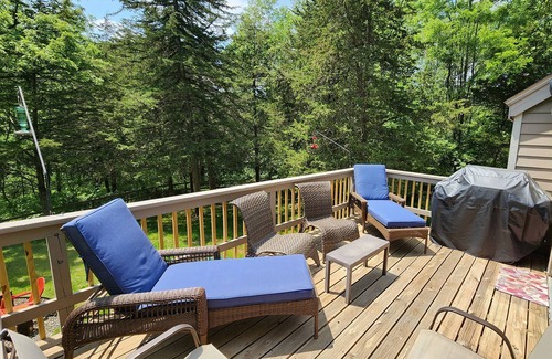 The Galena Territory House | Cozy Home secluded in the Wildlife Preserves