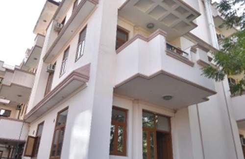 Noida Apartment | Cozy Home Stay