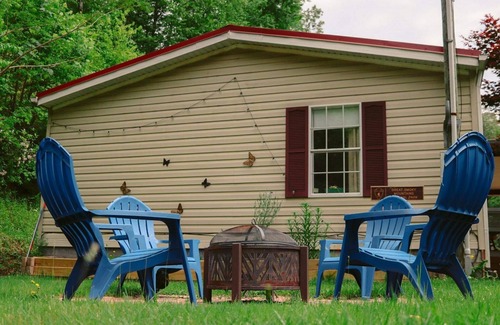 Pittman Center Cottage | Cozy Home✨ the best ofGatlinburg and National Park. WALK to the River