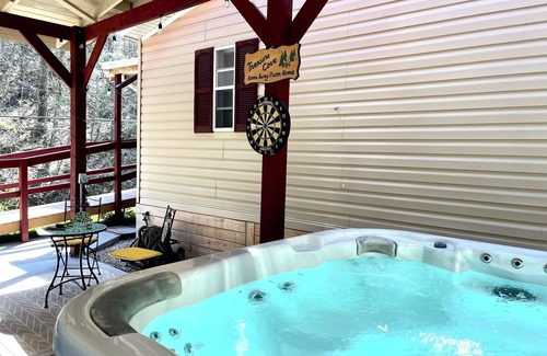 Pittman Center Cottage | Cozy Home✨ the best ofGatlinburg and National Park. WALK to the River