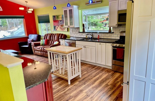 Alyeska House | Cozy home w/balcony, mountain views - great location for surrounding activities