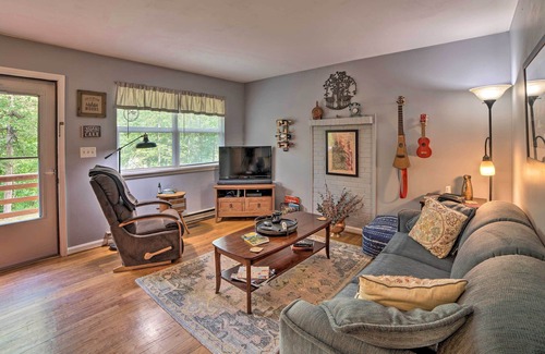 Quinque House | Cozy Home w/ Deck 9 Mi to Shenandoah National Park