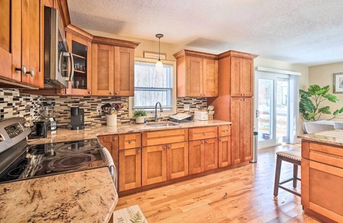 Long Pond Cabin | Cozy Home w/Game room Poconos! camelback Kalahari