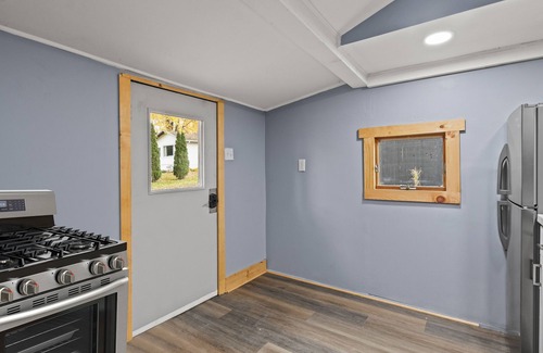 Canandaigua Cottage | Cozy Home W/King Bed and Lake Access