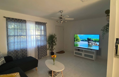 Holiday Lakes West House | Cozy Home w Lake view and Kayak