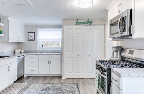 South Bend House | Cozy Home w/Sonos + 9 Min Walk to Notre Dame