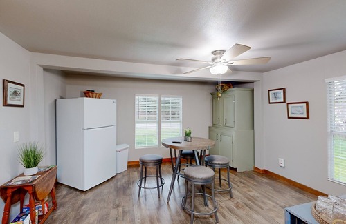 Bandera House | Cozy home with BBQ pit in Cowboy Capital of the World, walk to Medina River
