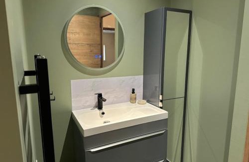 Verlinghem House | Cozy Home with Garden & Terrace