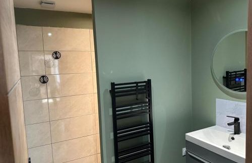 Verlinghem House | Cozy Home with Garden & Terrace