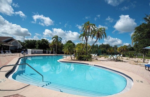 Regal Palms House | Cozy home with gym and pool - Pets welcome