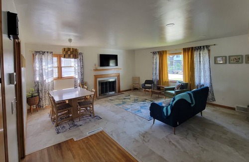 Brookings House | Cozy home with large backyard located 2 blocks from downtown