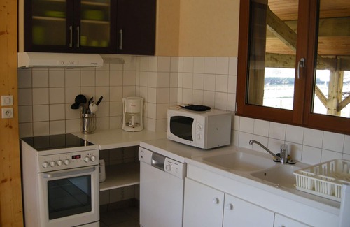 Vouecourt Cottage | Cozy Home with Terrace and Fenced Garden