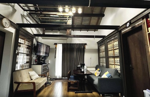 Ichihara House | Cozy Home with Whiskey Decor Free WiFi Netflix/Ichihara City Chiba
