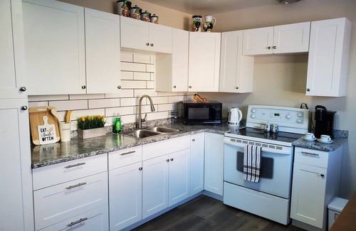 Thunder Bay House | Cozy Home with Whole main floor
