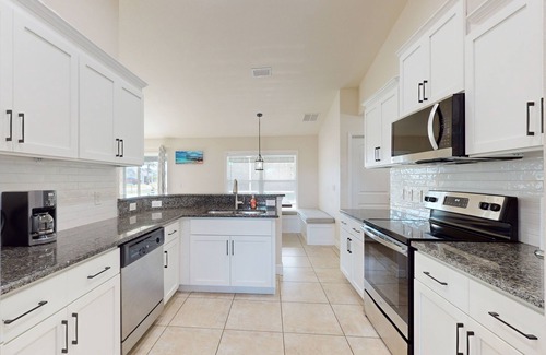 Broadmoor House | Cozy home with yard, near attractions, washer & dryer, & WIFI