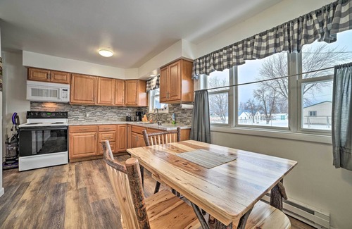 Houghton Lake Heights Cottage | Cozy Houghton Lake Heights Cottage w/Private Yard