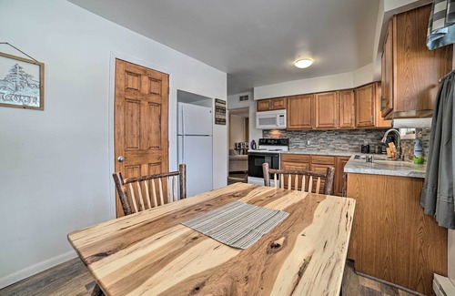 Houghton Lake Heights Cottage | Cozy Houghton Lake Heights Cottage w/Private Yard