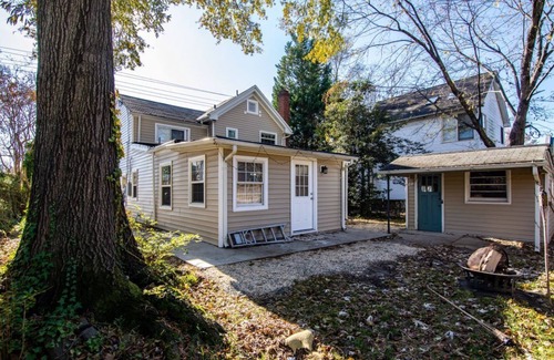 Bluemont House | Cozy House 10min to Monuments and DC by CozySuites