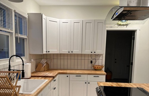 Parkridge House | Cozy house 6 minutes from downtown. Pet friendly!