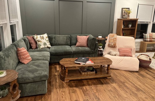 Parkridge House | Cozy house 6 minutes from downtown. Pet friendly!
