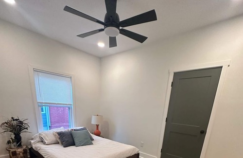 Parkridge House | Cozy house 6 minutes from downtown. Pet friendly!