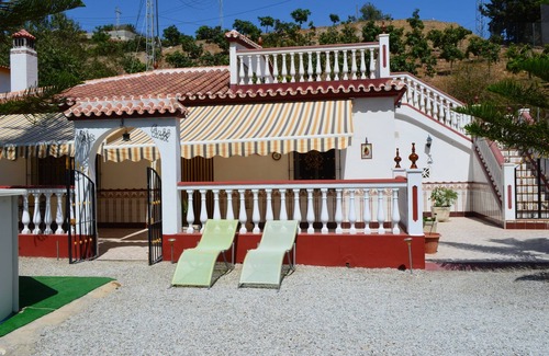 Almayate Bajo Cottage | Cozy house close to the beach, pet friendly.
