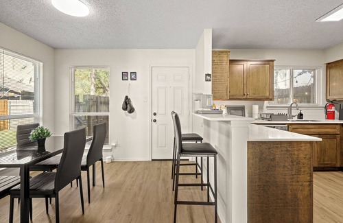 West Arlington House | Cozy house in Arlington, 9 mins away from AT&T stadium