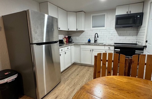 Fairview House | Cozy house in charming Anchorage with WiFi access