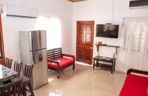Quepos House | Cozy house in charming Quepos with AC, WiFi