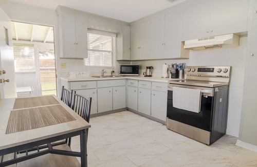 Orlando House | Cozy House in Orlando w/a Large Fenced Yard 15m to Downtown