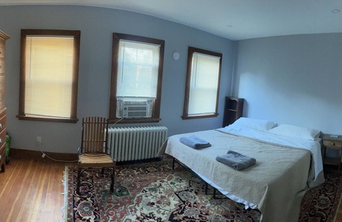 Edgewood House | Cozy house in the city!