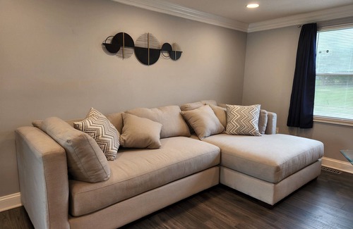Clinton House | Cozy house located 20 minutes from National Harbor, MGM, Old Town Alex.Va