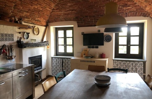 Pertusio House | Cozy house on the hill with beautiful view suitable for groups of people