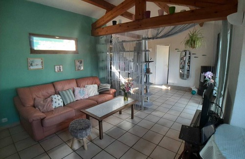 Biot House | Cozy house - peaceful setting, with a terrace, close to golf courses and beaches