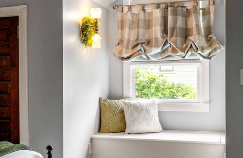East Side House | Cozy house with hot tub, fireplace + walking distance to Zoo Atlanta