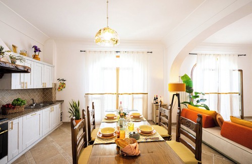 Montepertuso Apartment | Cozy house with sea view, terrace and private parking